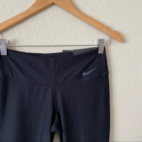 Nike Dri-Fit Tight Fit Training Capris Small New - Picture 5 of 9